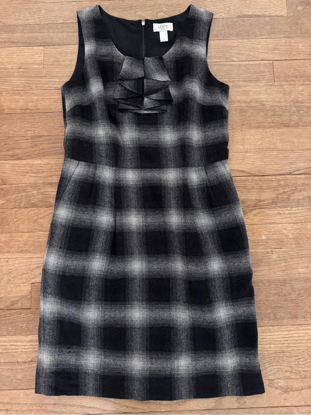 LOFT Women's Black Grey Plaid Wool Blend Knee Length Sheath Dress - Size 8P
 b25
